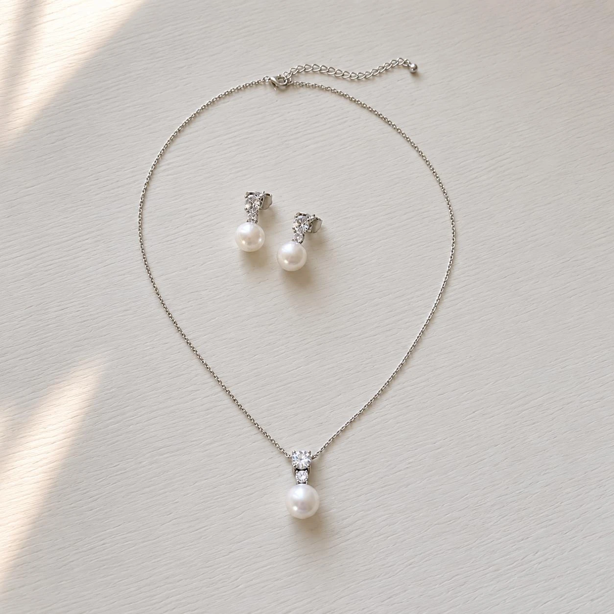 Conjunto colar e brincos de pérolas Winter's Embrace / Novo – photo 2